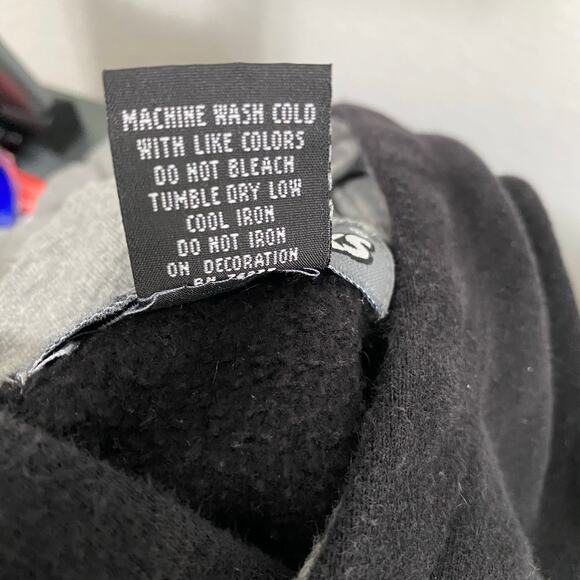 Vintage Outlooks Tribal Spider Hoodie Faded Black and Red Kangaroo Pocket* - Picture 4 of 9